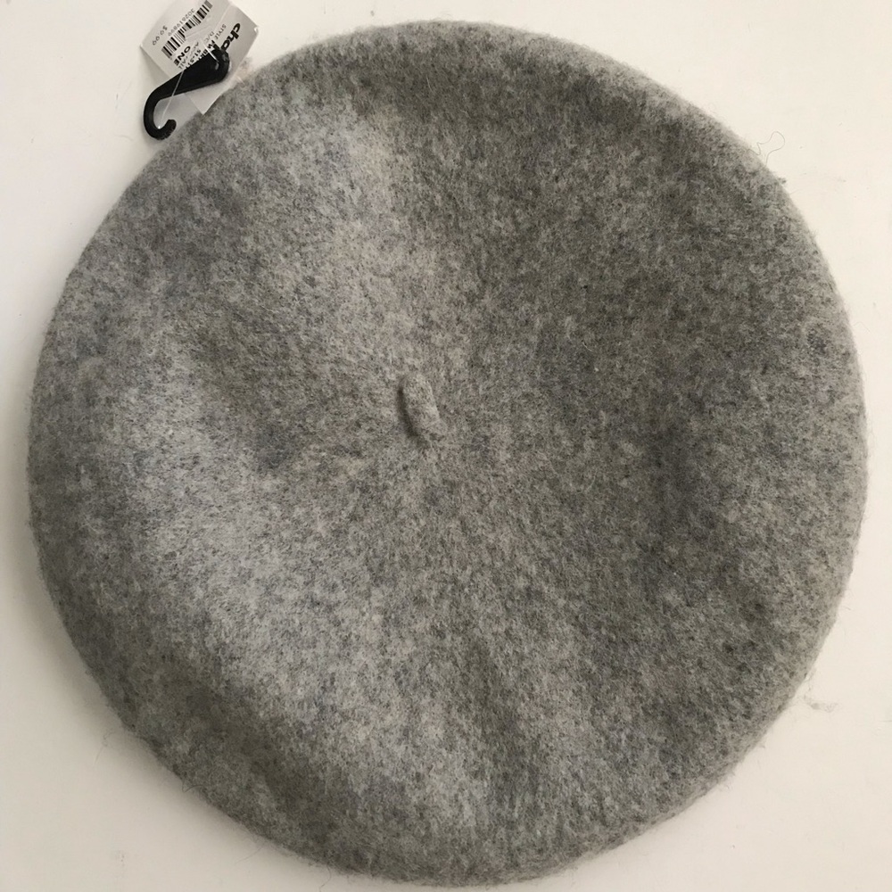 David and Young Gray Wool Beret